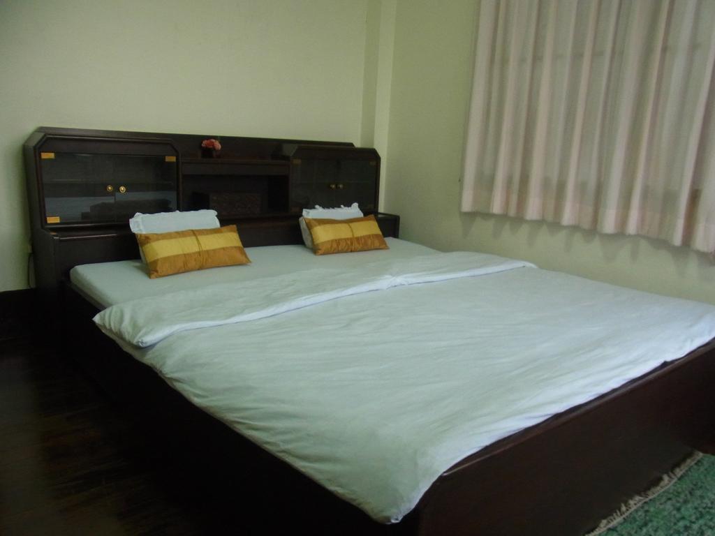 28 Rachabutr Hostel Ubon Ratchathani Room photo